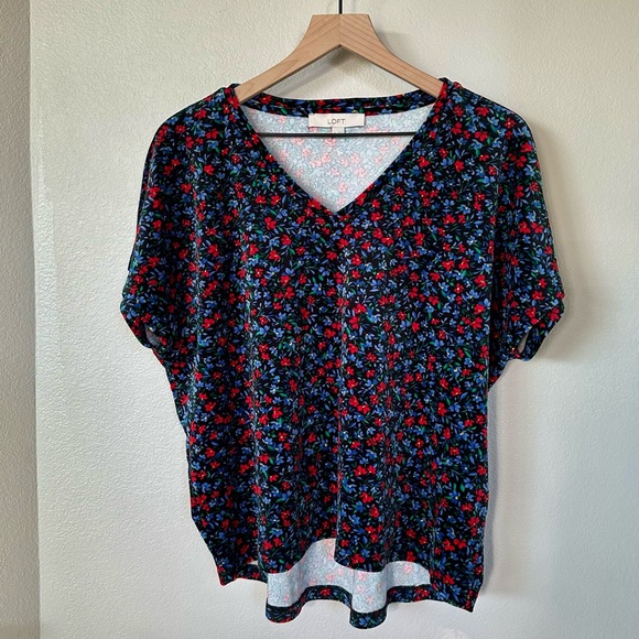 LOFT M L Velvet Ultra Soft Oversized Floral Dolman Sleeve V-Neck Tee in Black - Picture 5 of 12